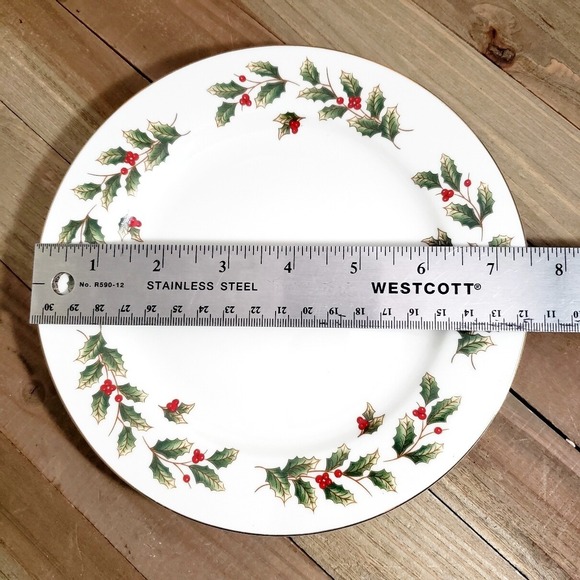 Holly Berry Dessert Plates Porcelain w/ 22-KT Gold Rim FL Mketplce Entertaining - Picture 6 of 7